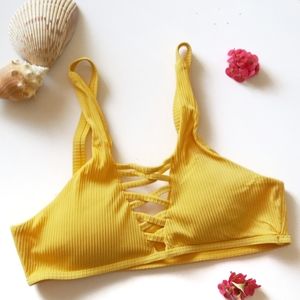 Tinibikini bikini top
